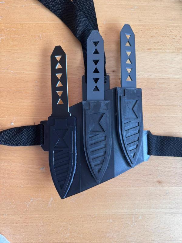 Yelena Belova Throwing Knives Black Widow