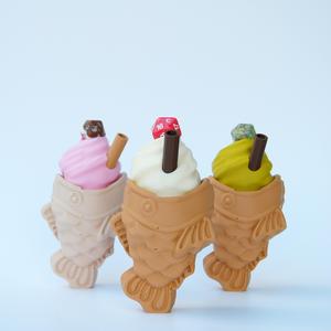 Taiyaki Ice Cream dice holder