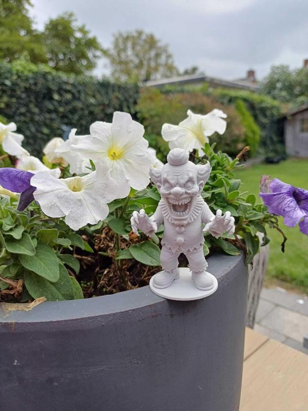 Creepy Evil Clown Figurine – Horror Collectible