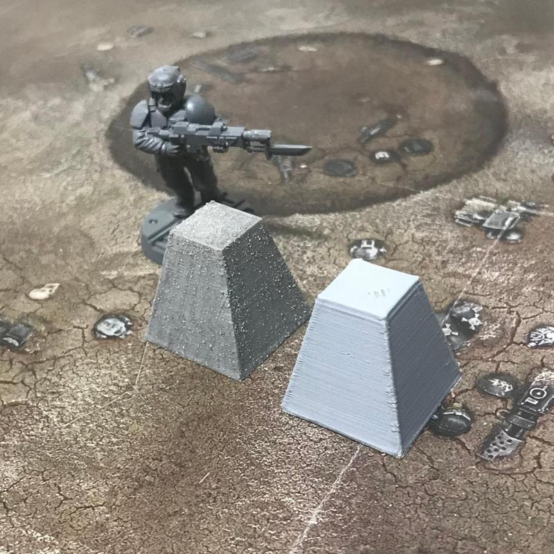 28mm "Heroic" Dragon's Tooth Tank Trap (hollow).
