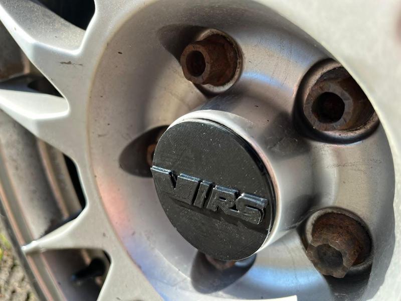 Wheel center cap RS logo