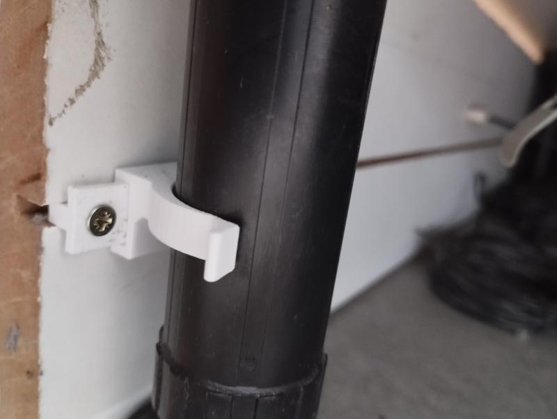 Kitchen baseboard support