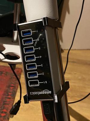 Support hub USB 3.1 7-10 port Amazonbasics 