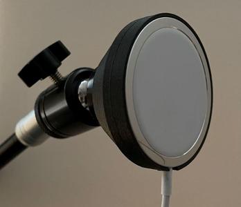 MagSafe holder for tripod