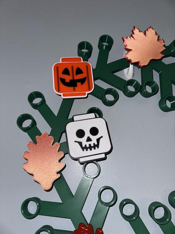 Halloween Skeleton Face MiniFig Brick Wreath Stud
