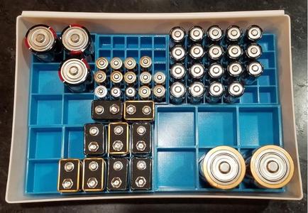 parametric battery holder (9V default) / OpenSCAD custom container generator