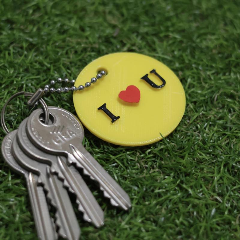 I Love u keychain. Stl file for 3d printing (print in place).
