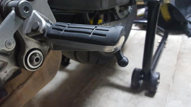 Footrest Bolt 8mm - Short edition