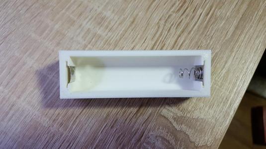 18650 Case with slot for metal spring plate