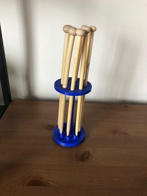 knitting needle holder