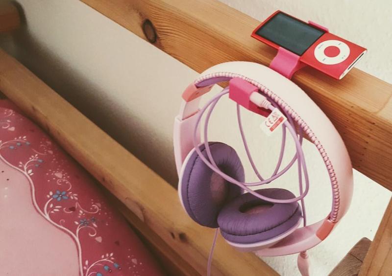 Ipod Headphone Bedside Holder