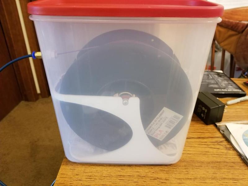 Rubbermaid Drybox Spoolholder