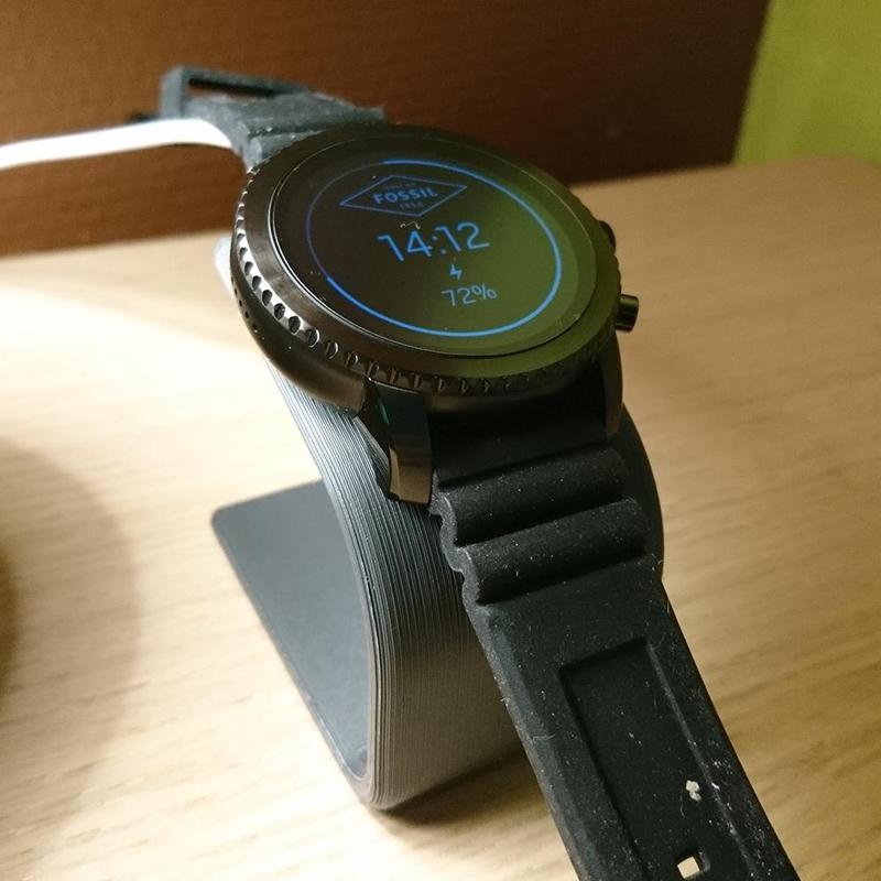 Fossil Q Explorist stand