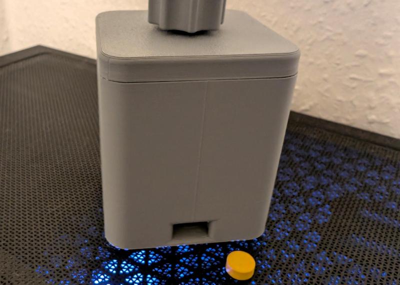 Treat dispenser for pets - Convenient and easy feeding