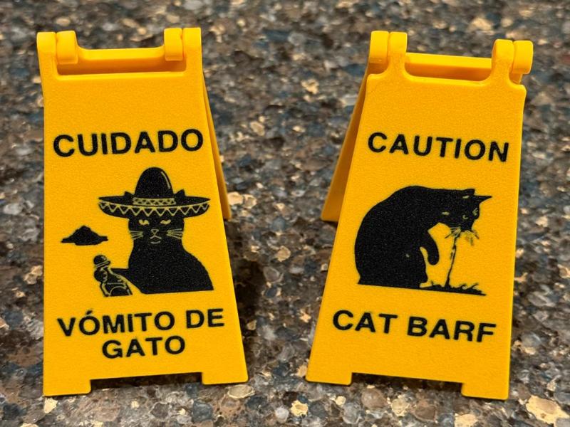 Cat Puke/Barf Caution Sign - English/Spanish