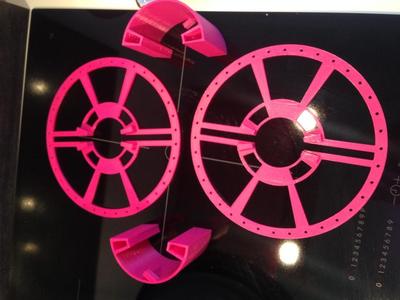 Spool disassemblable. Bobine démontable.