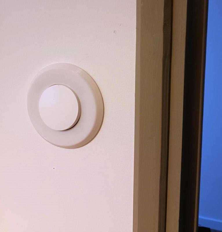 Dooxie Legrand single finishing socket cover