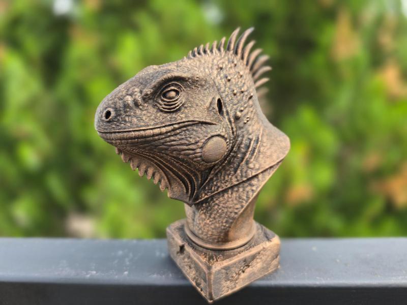 HORNED LIZZARD BUST