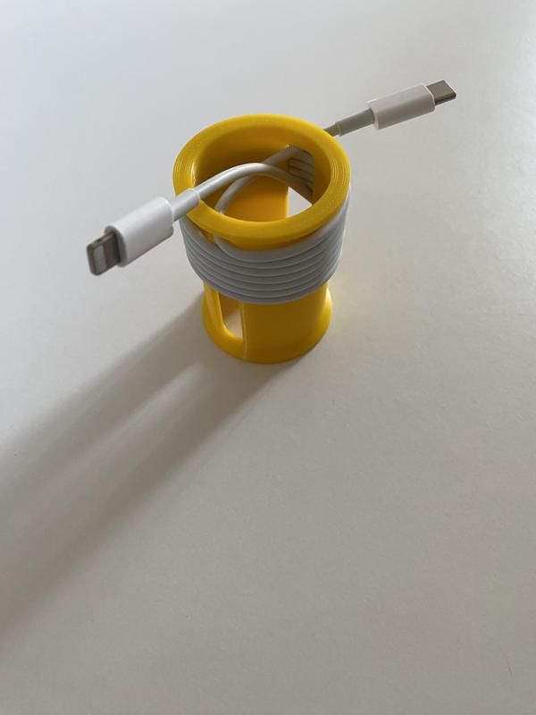 Simple cable organizer