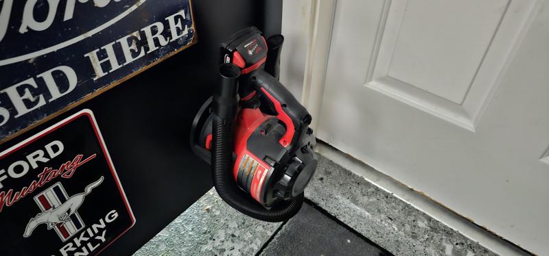 Milwaukee M18 Vacuum Magnetic Mount