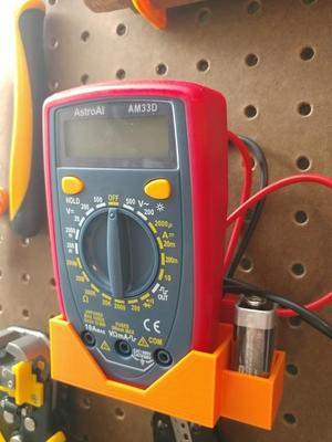 Pegboard AstroAI AM33D Multimeter +9V