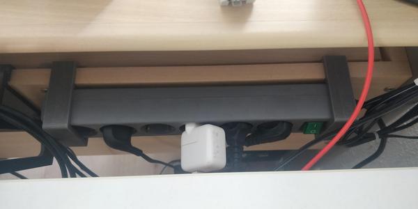 power strip clamp / Steckerleiste Klammer