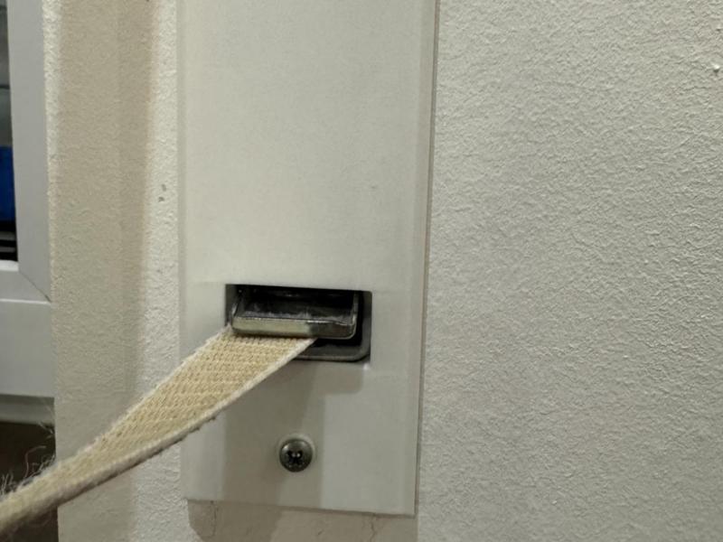 Roller shutter blind