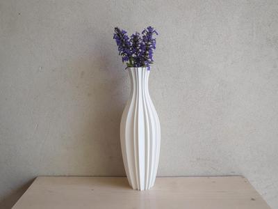 Thiny vase
