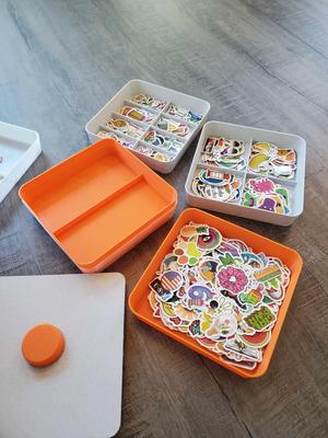 Stacking trays with dividers for Mechanically locking box
