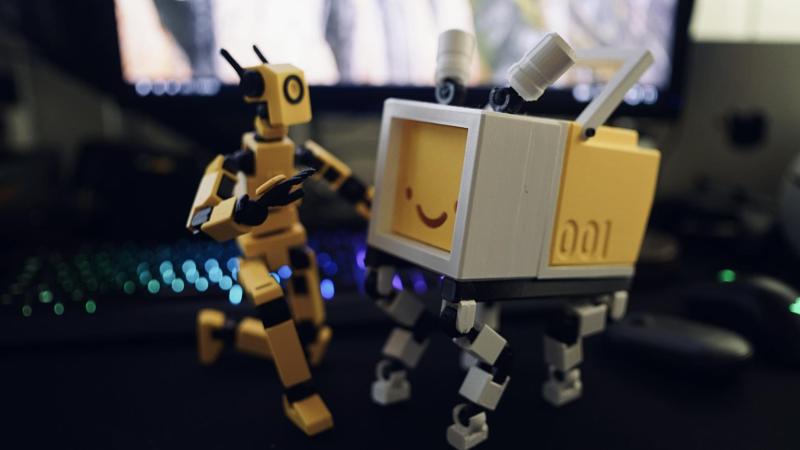 Alpha UNIT 001 - Lucky 13 Companion