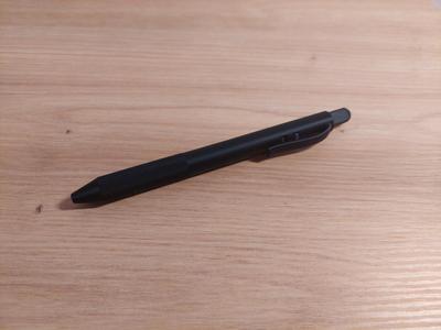 Retractable pen