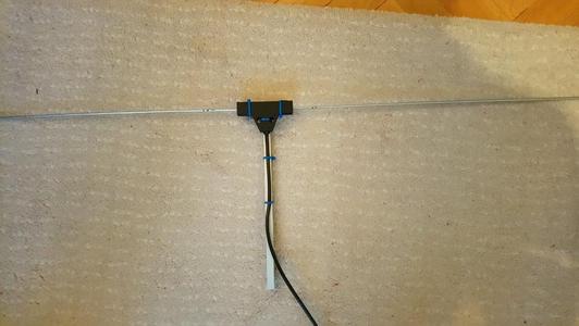 Dipole antenna base