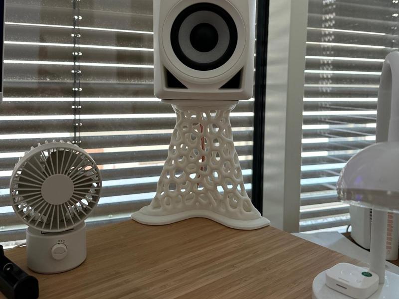 Voronoi Speaker Stand for IKEA Anfallare