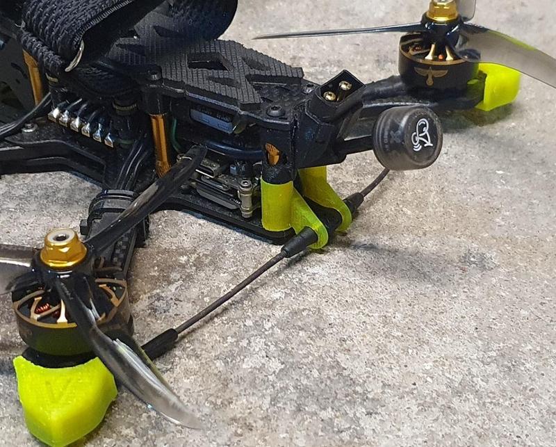 Vega Sbando : support antenne Immortal-T Crossfire