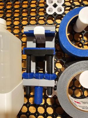 Yet Another Machine Vice Multiboard Mount   