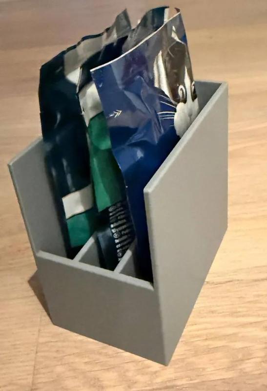 Wet cat food poch holder   