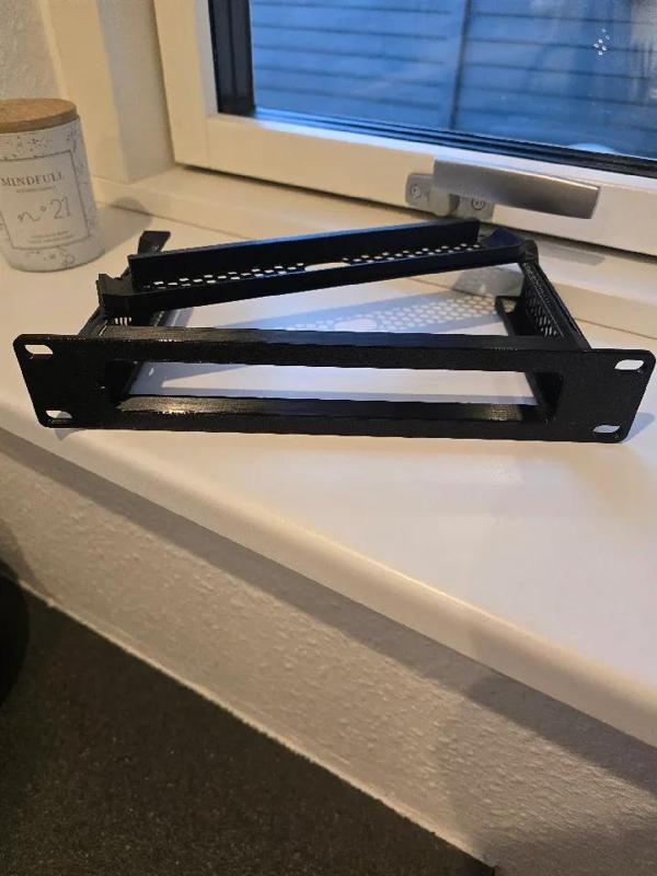 UCG Fiber rack mount bracket (1U, 10 inch)   