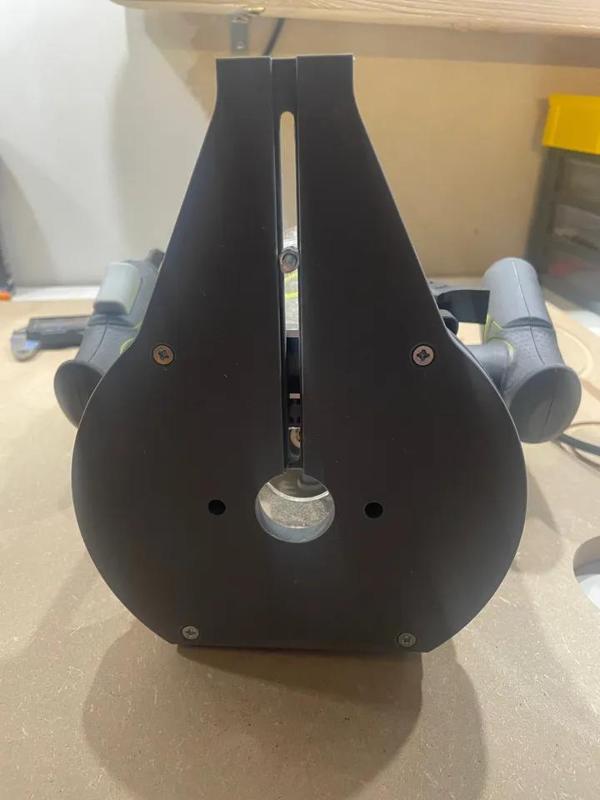 Gabarit défonceuse Ryobi pour perçage   