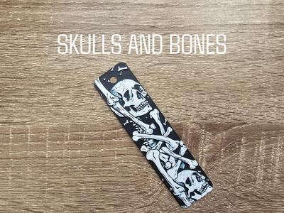 Bookmark - Skulls and bones