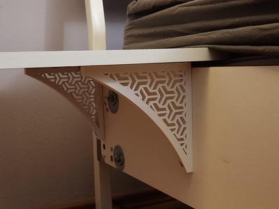Shelf bracket