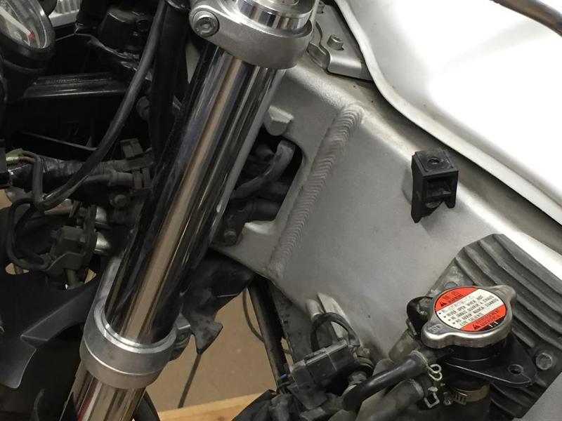 Support carénage tête de fourche FJR 1300