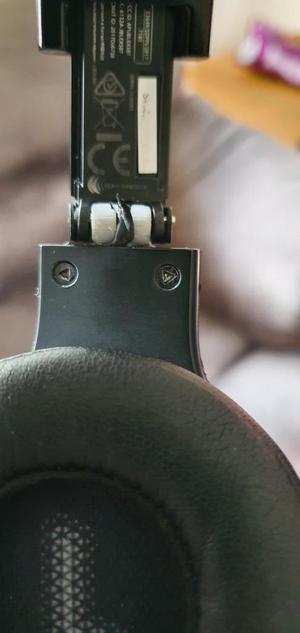 JBL E45BT Wireless headphones hinge replacement