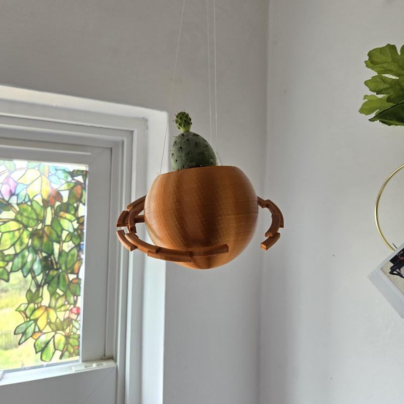Hanging Saturn Planter 2in pot