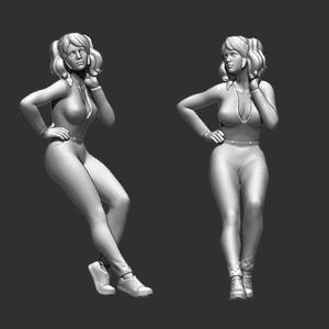 PEOPLE WOMEN F24 FIGURE DIORAMA