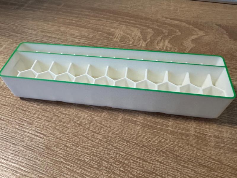 Battery Holder with Gridfinity Base