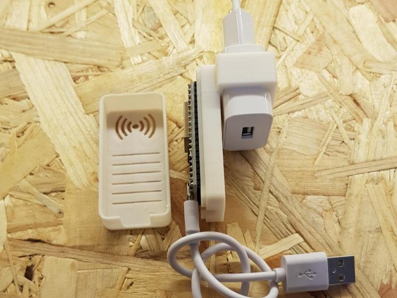 NodeMCU WiFi Repeater for USB-Charger