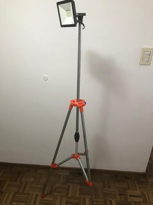 Low Budget Tripod - Trípode de bajo presupuesto
