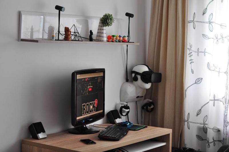 OCULUS head and touch wall stand / mount