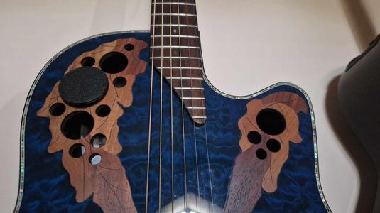 Humidifier for Ovation guitar with small sound holes