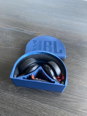 Pouzdro na sluchátka JBL LIVE 670NC / Case for JBL LIVE 670NC headphones.